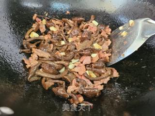 滑子菇炒羊肉的做法步调：9