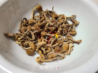 滑子菇炒羊肉的做法步调：2