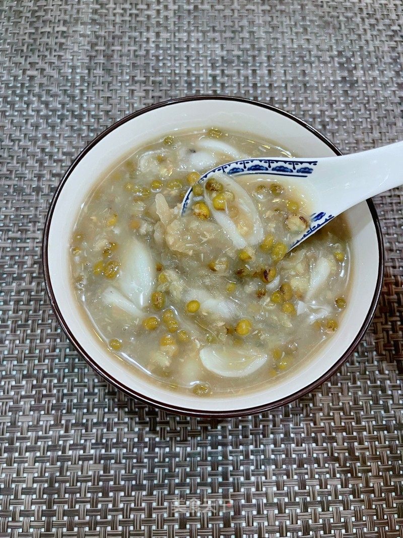 银耳百开绿豆的做法