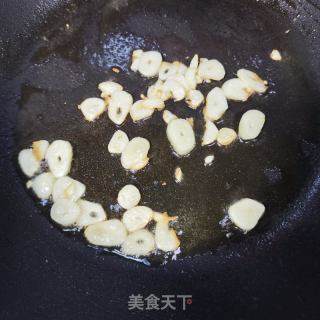 蒜片炒茼蒿的做法步调：3