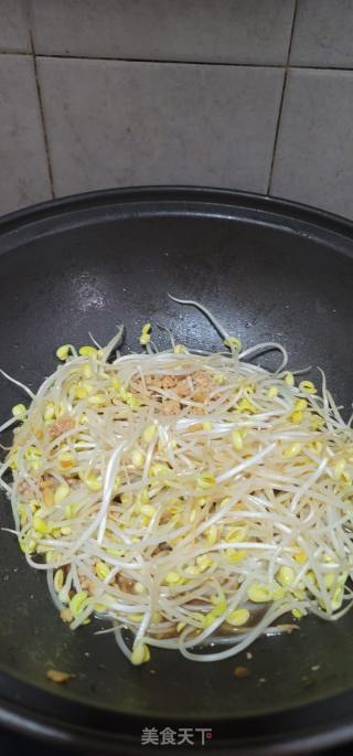 肉终炒黄芽菜的做法步调：5