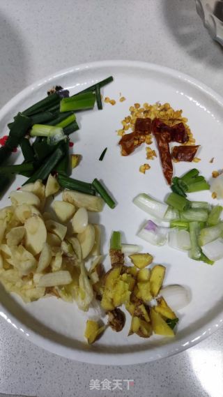 酸汤小酥肉的做法步调：3