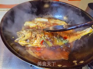 葱烧黄鱼的做法步调：25