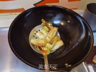葱烧黄鱼的做法步调：13