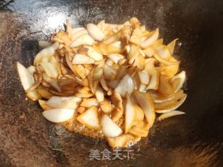 五花肉炒洋葱的做法步调：10