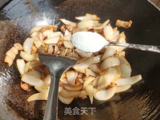 五花肉炒洋葱的做法步调：9