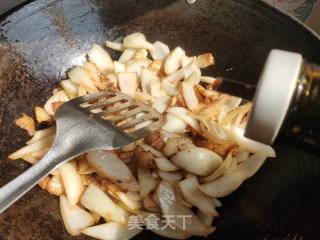 五花肉炒洋葱的做法步调：8