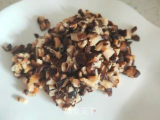 喷鼻菇牛肉酱的做法步调：4