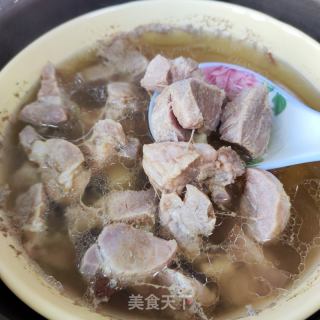 五指毛桃炖肉汤的做法步调：6