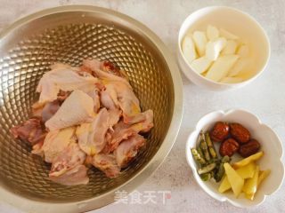 阳康后快速有用弥补养分战膂力/山药炖鸡汤的做法步调：2
