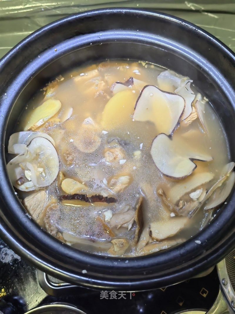 鳄鱼肉煲海底椰的做法