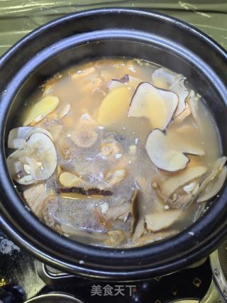 鳄鱼肉煲海底椰的做法步调：5