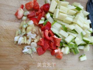 茭瓜炒海蛎肉的做法步调：2