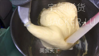 奶喷鼻椰蓉里包卷，一次收酵，易出膜超疏松，浓浓椰喷鼻战奶喷鼻味。的做法步调：7