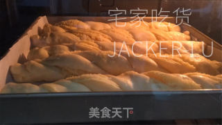 奶喷鼻椰蓉里包卷，一次收酵，易出膜超疏松，浓浓椰喷鼻战奶喷鼻味。的做法步调：21