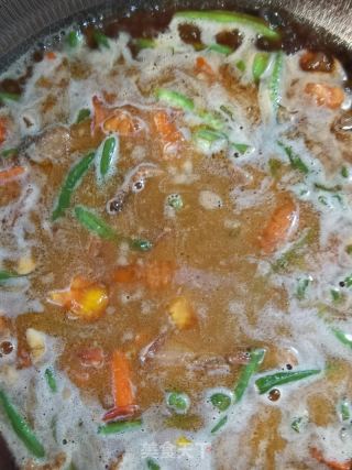 五花肉豆角土豆焖里的做法步调：16