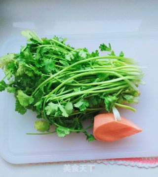 羊肉喷鼻菜火饺的做法步调：1