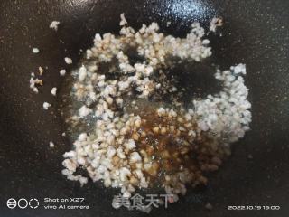 莲藕芽菜炒肉终的做法步调：4