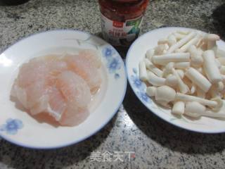 海陈菇煮巴鲨鱼柳的做法步调：1