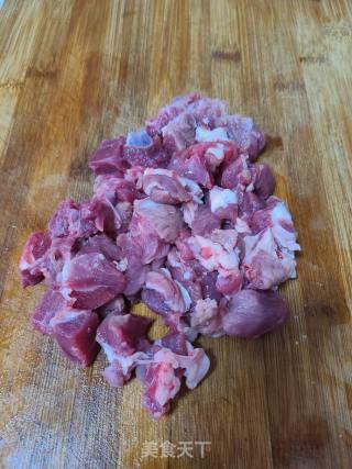 利剑萝卜浑炖羊肉的做法步调：1