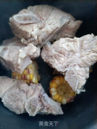 山药玉米炖龙骨的做法步调：6