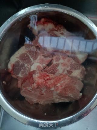 山药玉米炖龙骨的做法步调：2