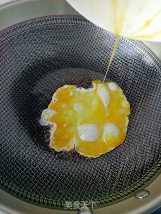 海参鸡蛋炒茼蒿的做法步调：5