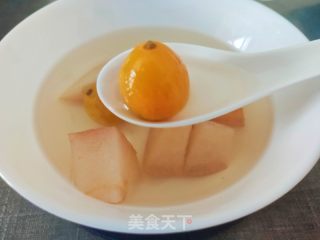 金橘冰糖雪梨汤的做法步调：7