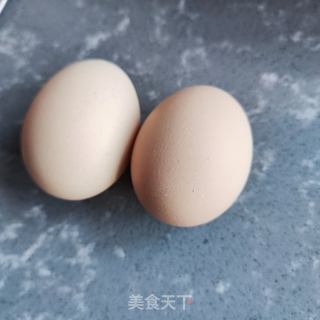 海参炖蛋的做法步调：1