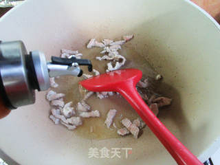 椒肉丝炒黄芽菜的做法步调：4