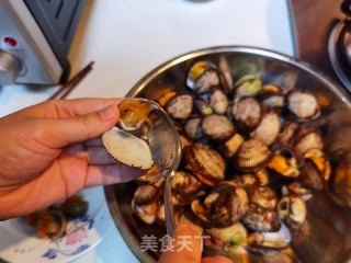 韭菜炒毛蚶的做法步调：4