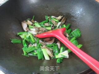 年夜蒜炒鲍鱼的做法步调：8