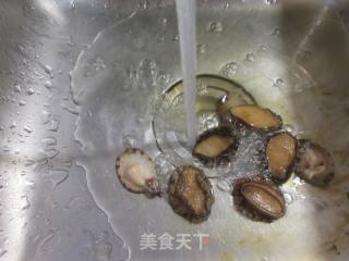 年夜蒜炒鲍鱼的做法步调：2
