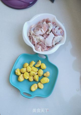 栗子烧鸡块的做法步调：1