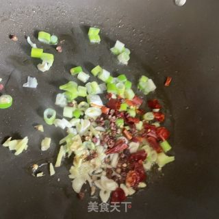 喷鼻辣利剑菜条的做法步调：3