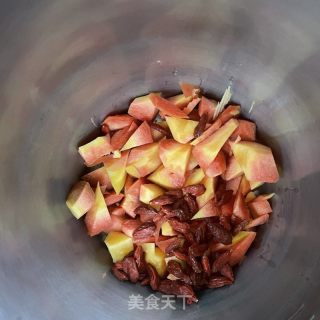 银耳白萝卜汤的做法步调：3