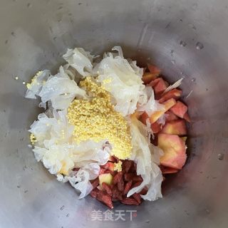 银耳白萝卜汤的做法步调：4