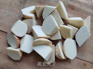 排骨芋头汤的做法步调：4