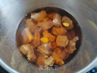 排骨芋头汤的做法步调：3