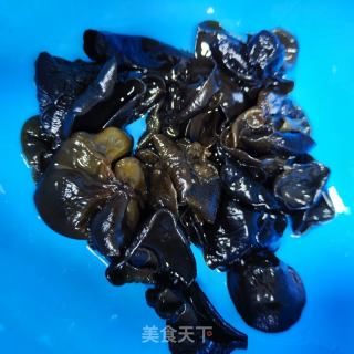 白枣乌木耳米糊的做法步调：3