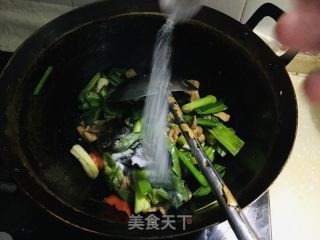 青蒜炒肉片的做法步调：7