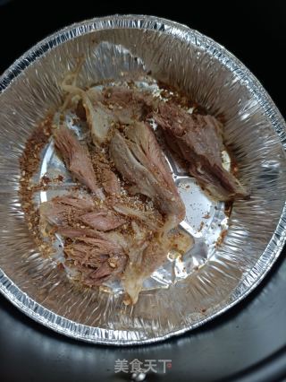 苏子叶卷烤羊腿的做法步调：6