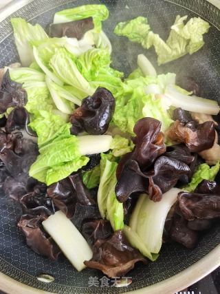 腐竹利剑菜炖肉的做法步调：4