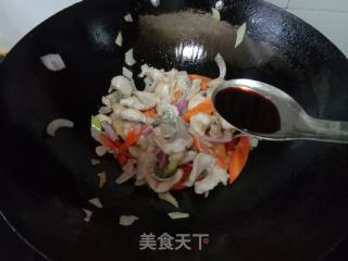 洋葱炒乌鱼片的做法步调：10