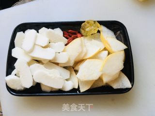 荸荠雪梨糖火的做法步调：2