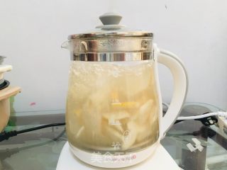 荸荠雪梨糖火的做法步调：3