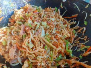 肉丝炒饼的做法步调：15