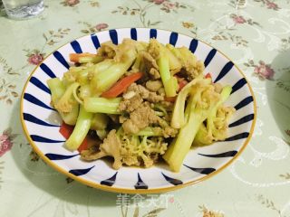 有机菜花炒肉片的做法步调：9