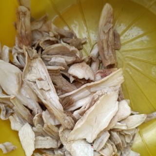 鸡腿菇鲍鱼烧王鸽的做法步调：10