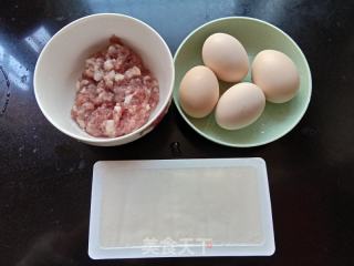 豆腐肉饼蒸蛋的做法步调：1